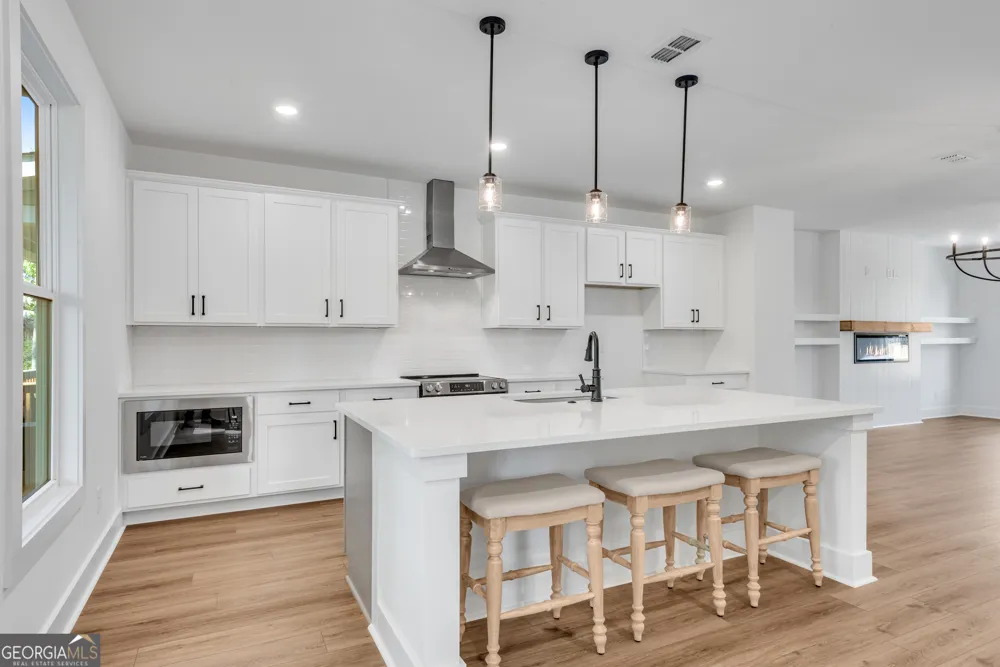 2735 Hallwood LN Suwanee, GA 30024
