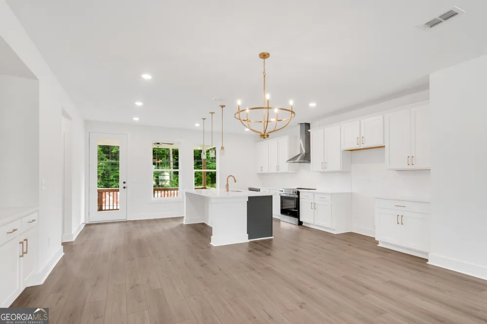 2735 Hallwood LN Suwanee, GA 30024