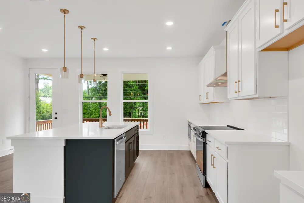 2735 Hallwood LN Suwanee, GA 30024