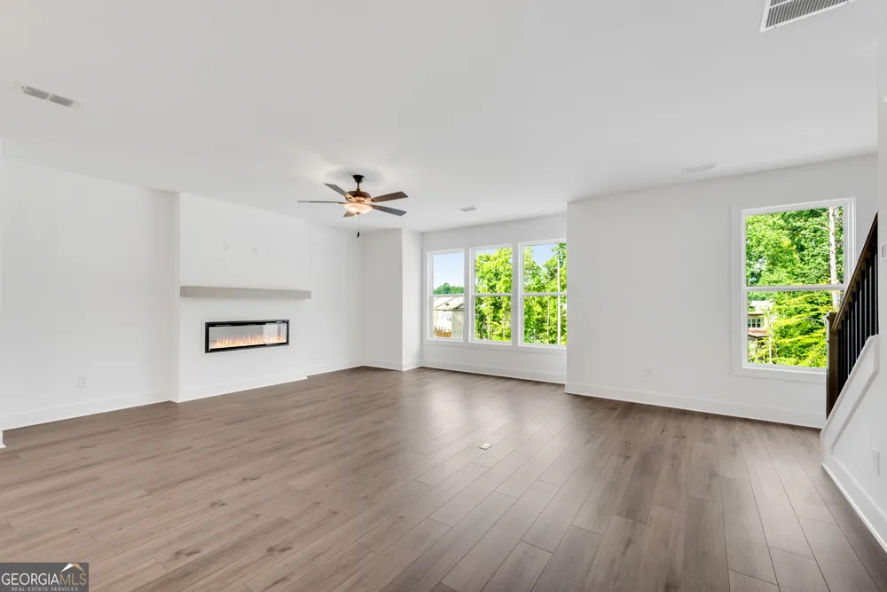 2735 Hallwood LN Suwanee, GA 30024