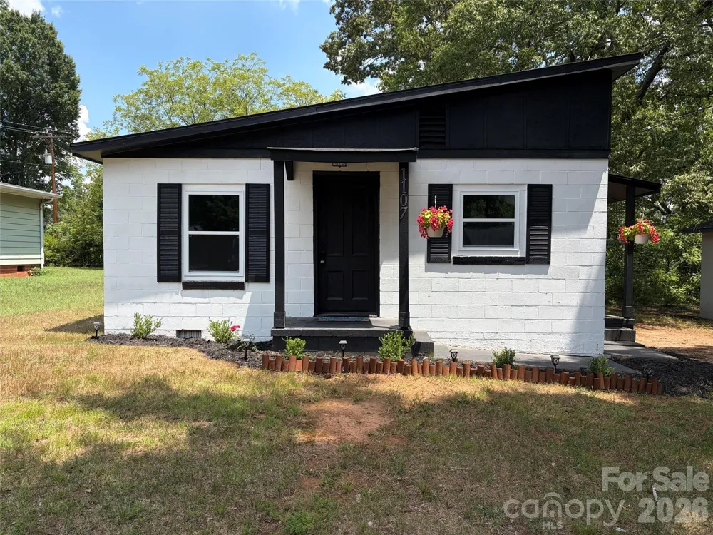1107 S Meeting Street Statesville, NC 28677