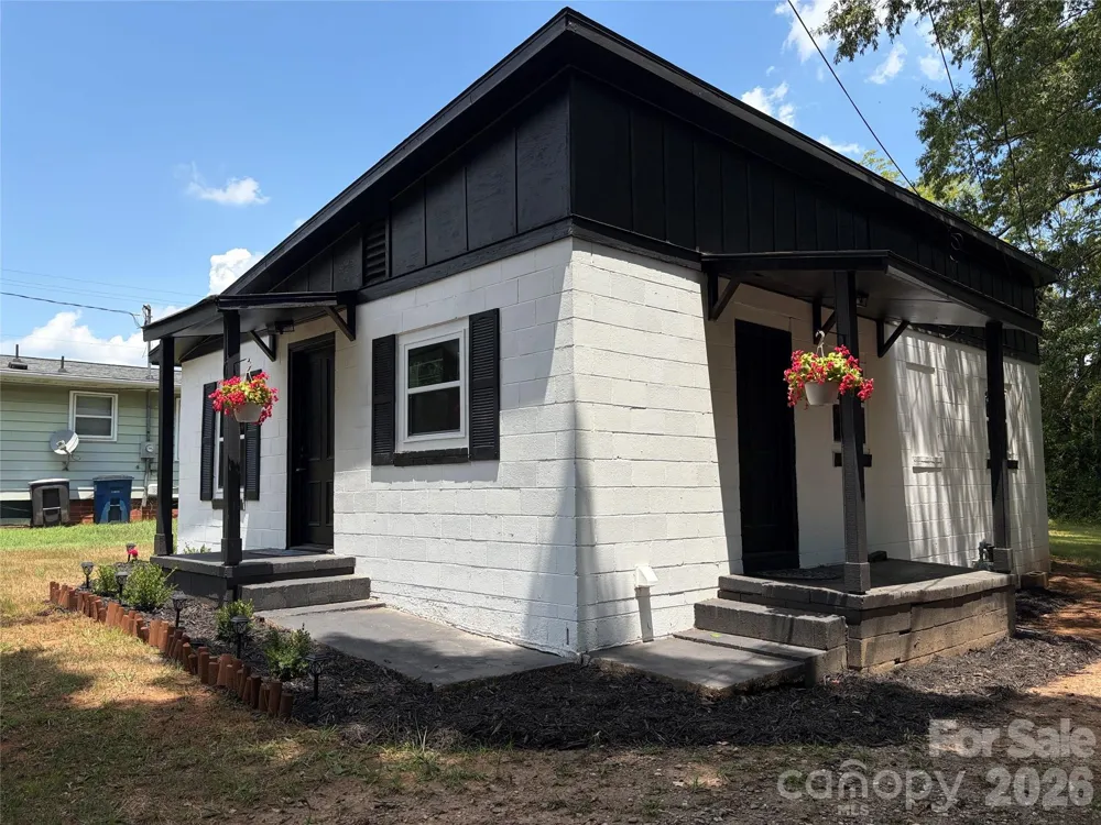 1107 S Meeting Street Statesville, NC 28677