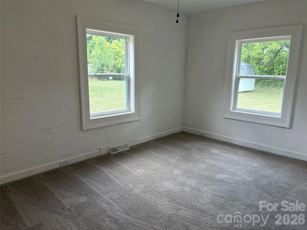 1107 S Meeting Street Statesville, NC 28677