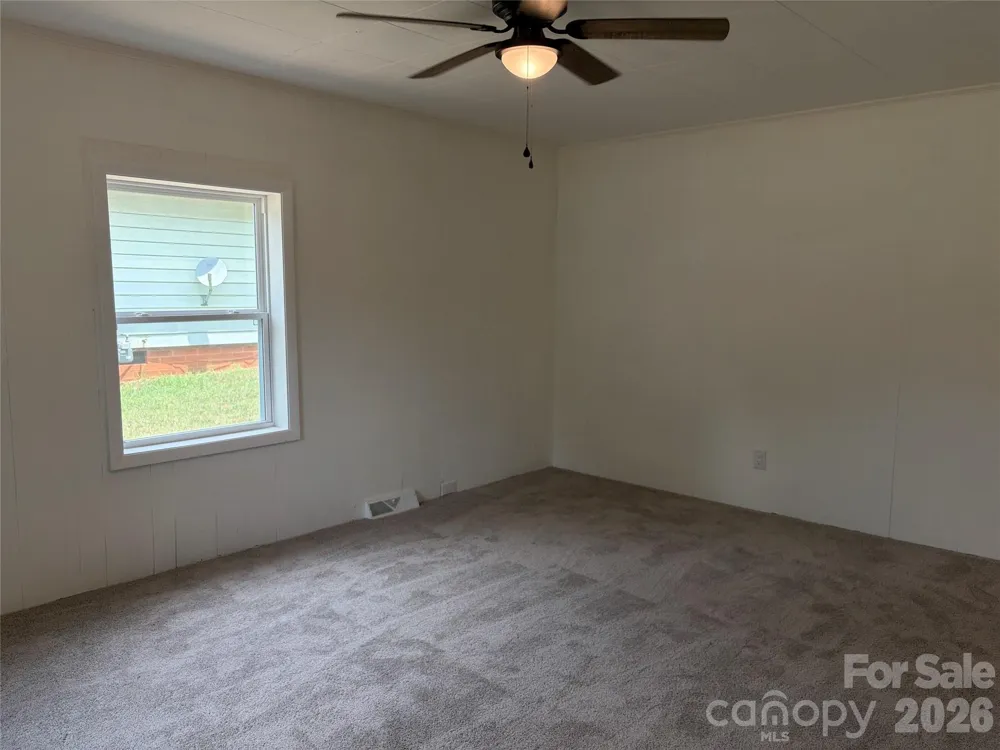 1107 S Meeting Street Statesville, NC 28677
