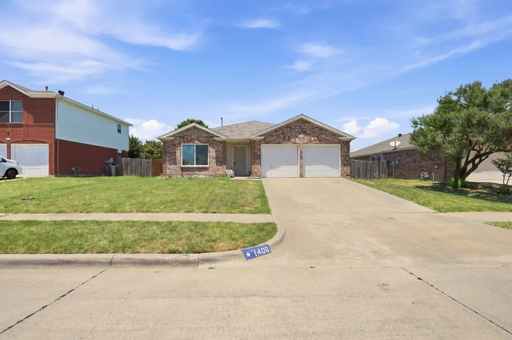 1409 Dundee Drive Arlington, TX 76002