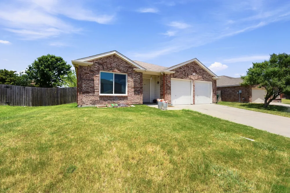 1409 Dundee Drive Arlington, TX 76002