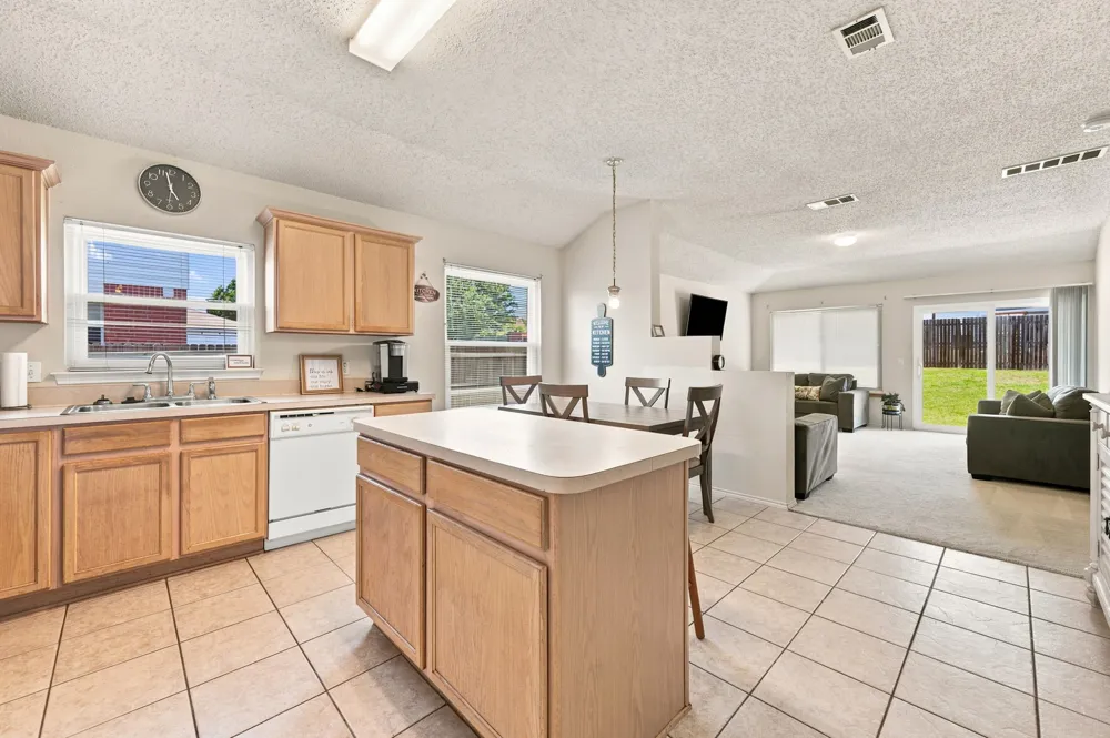 1409 Dundee Drive Arlington, TX 76002