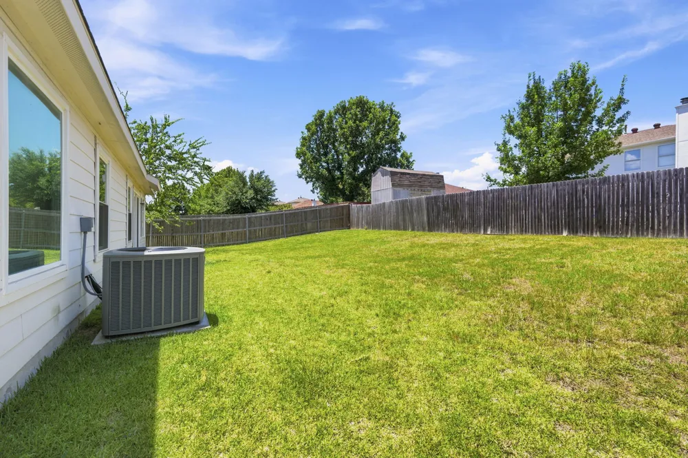 1409 Dundee Drive Arlington, TX 76002