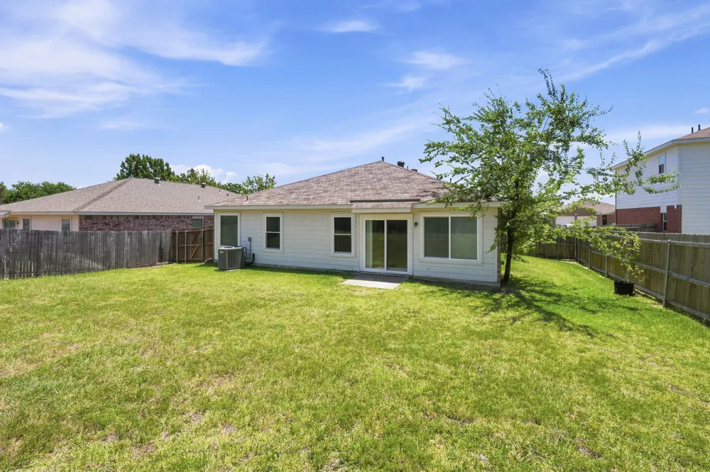 1409 Dundee Drive Arlington, TX 76002
