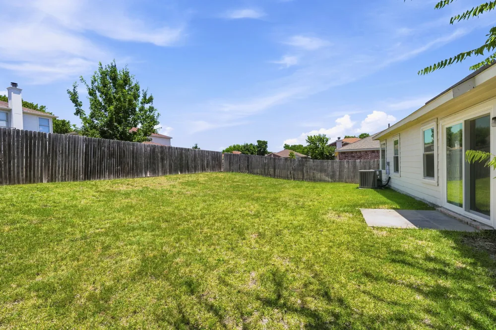 1409 Dundee Drive Arlington, TX 76002