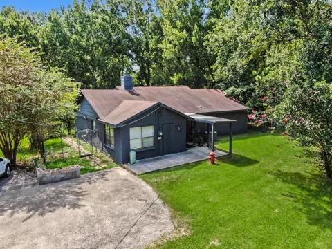 619 Lakeville Drive