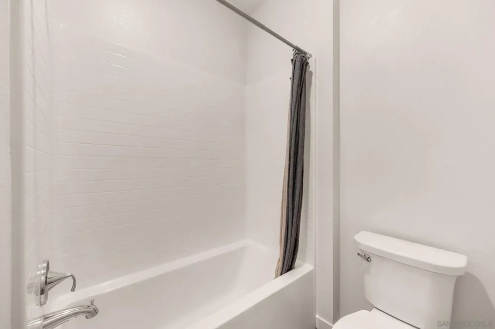 122 Diamante San Marcos, CA 92078
