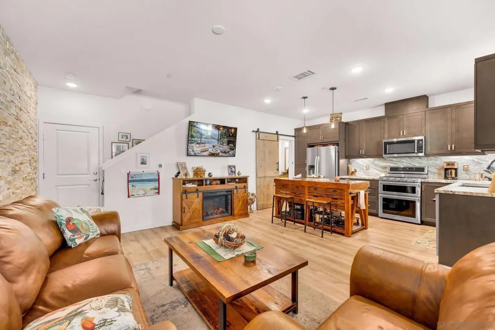 122 Diamante San Marcos, CA 92078