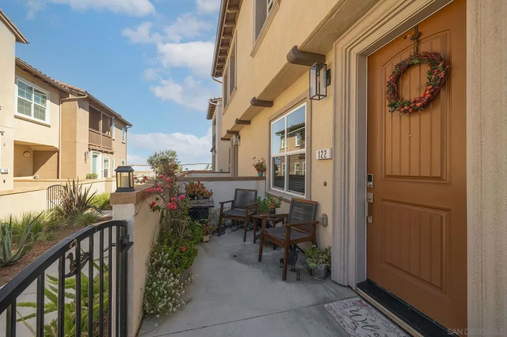 122 Diamante San Marcos, CA 92078