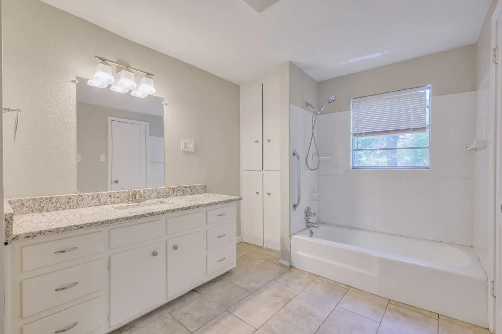 107 Windsor Court Weatherford, TX 76086