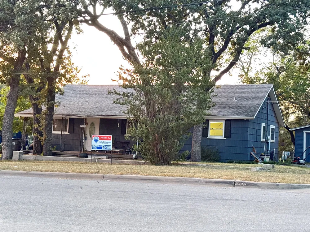 7420 Foster Drive Lake Worth, TX 76135