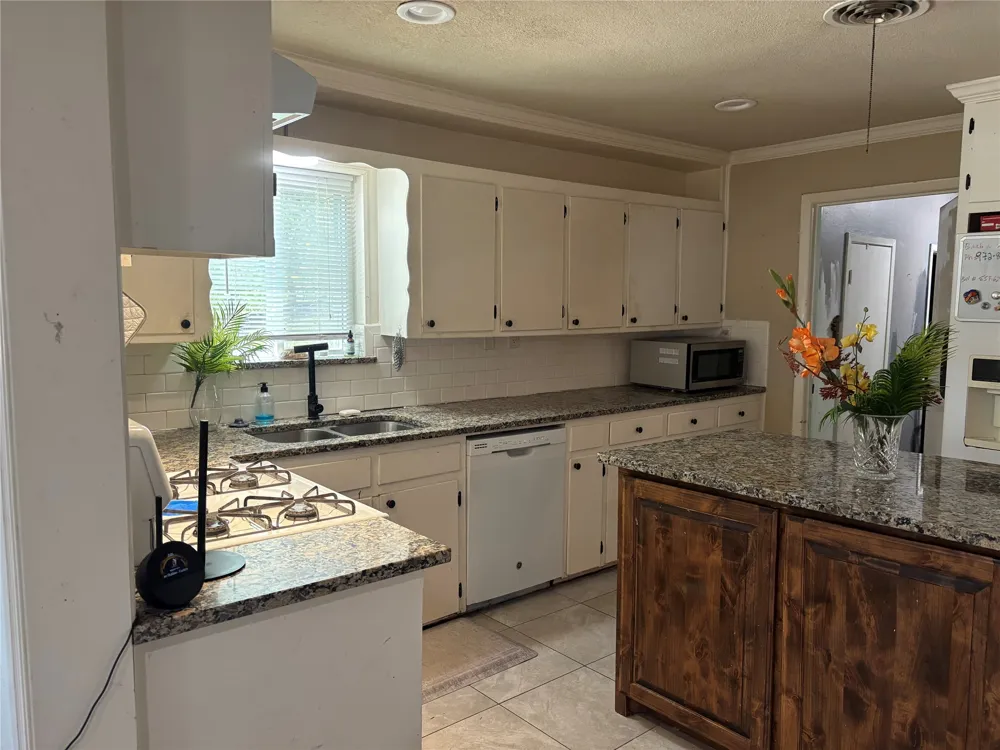 7420 Foster Drive Lake Worth, TX 76135
