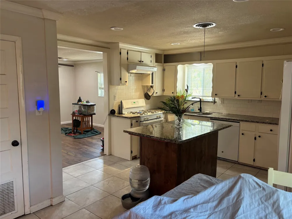 7420 Foster Drive Lake Worth, TX 76135