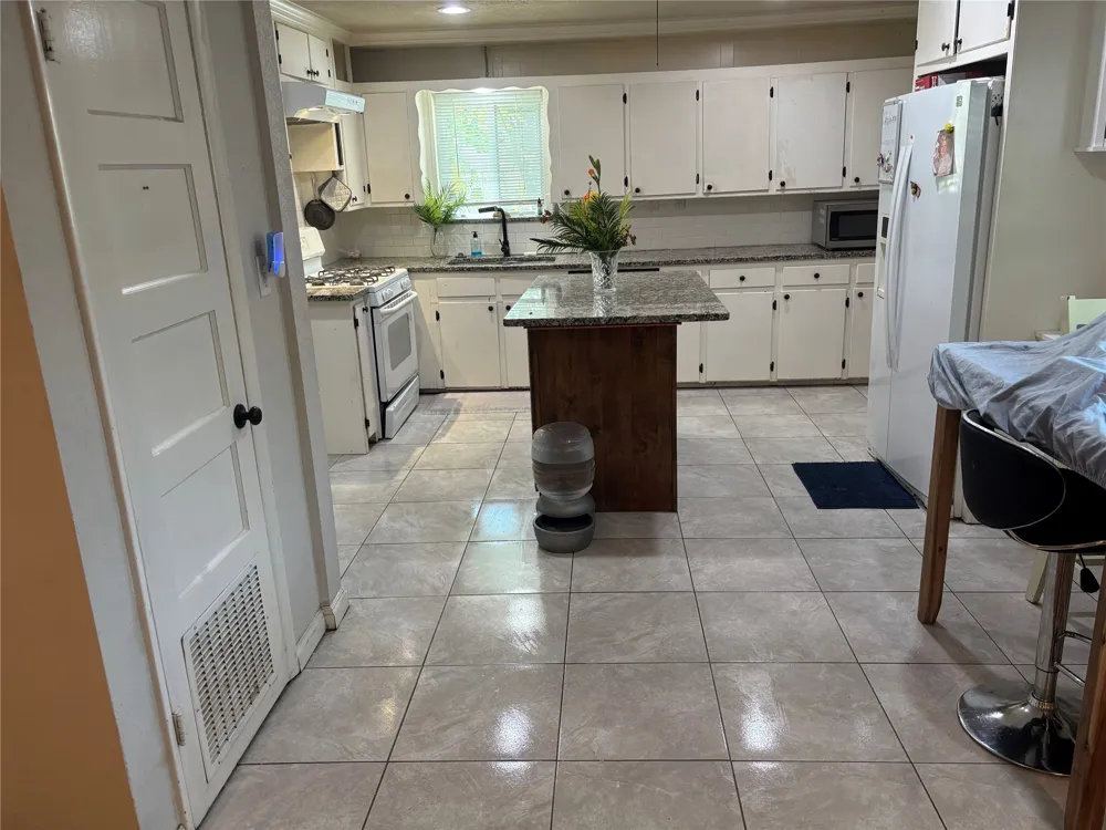 7420 Foster Drive Lake Worth, TX 76135