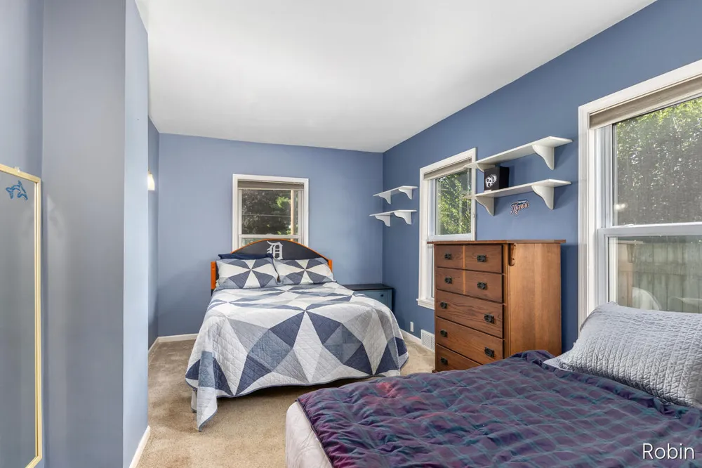 1213 Hayes Street NW Marne, MI 49435