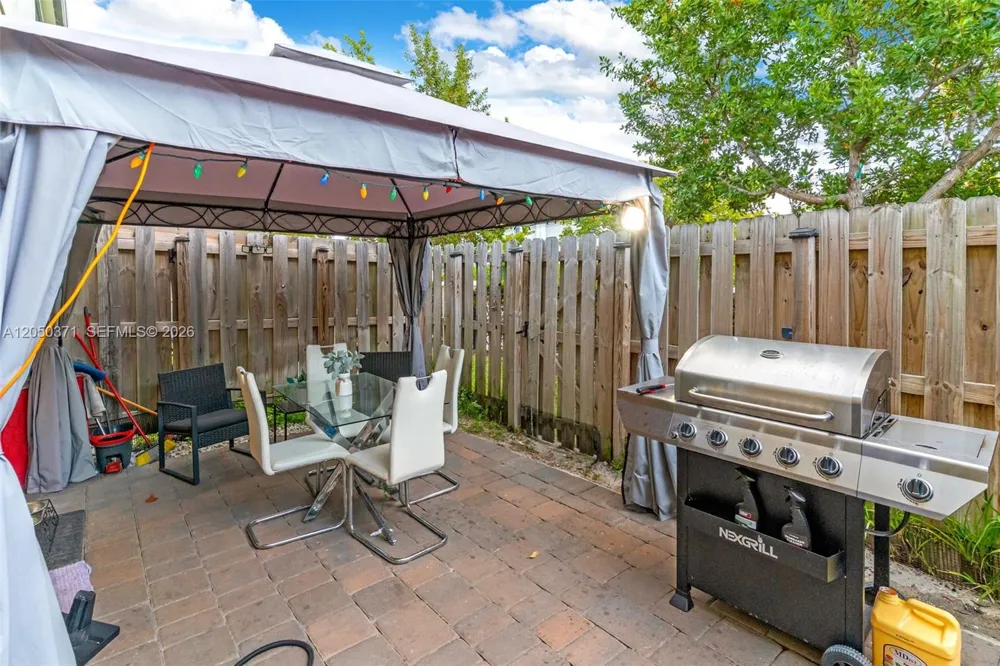 533 NE 5th Pl Florida City, FL 33034