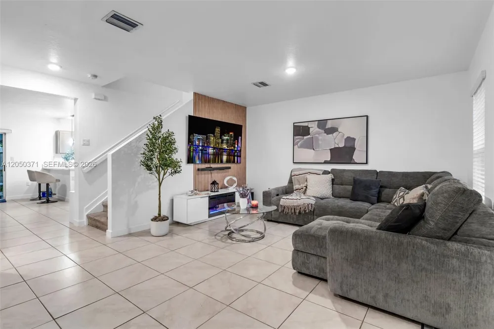 533 NE 5th Pl Florida City, FL 33034