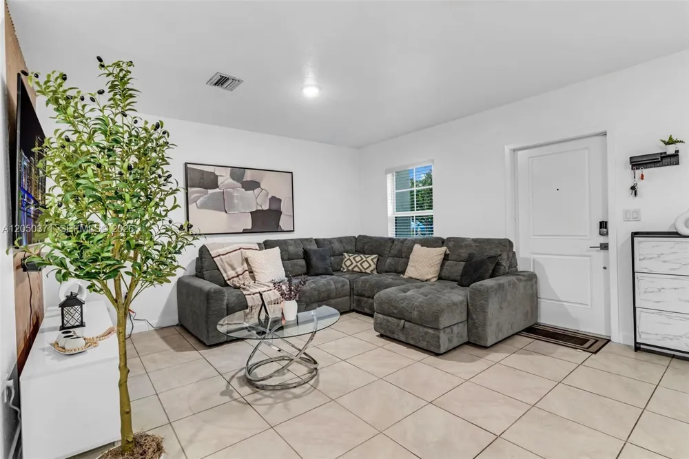 533 NE 5th Pl Florida City, FL 33034