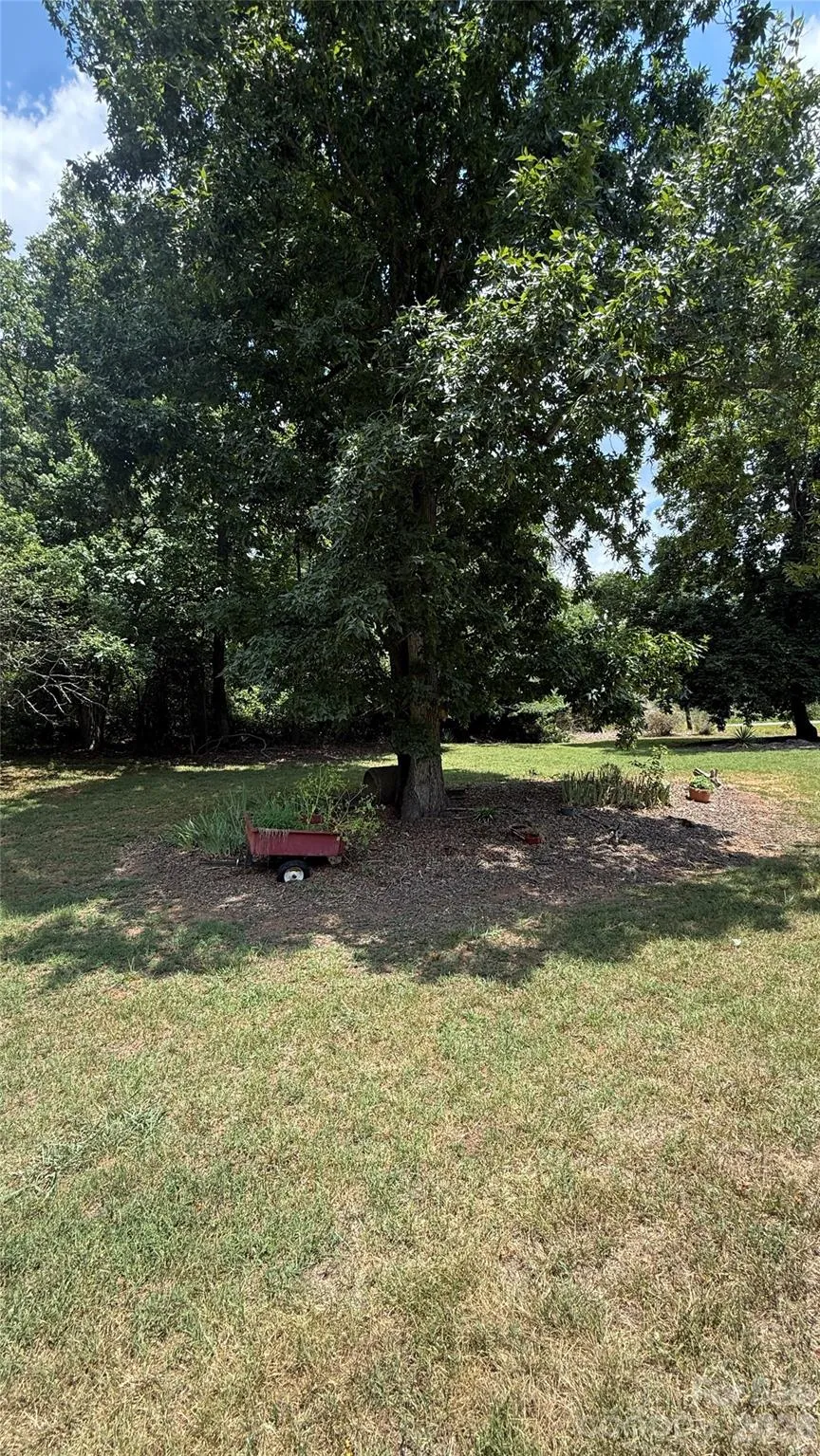 3858 Dover Street Claremont, NC 28610