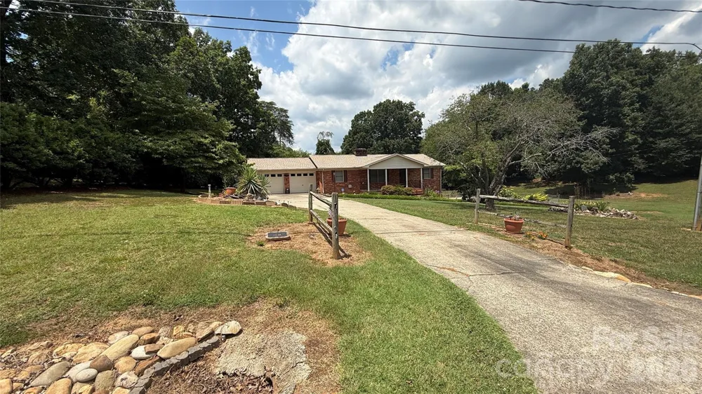 3858 Dover Street Claremont, NC 28610
