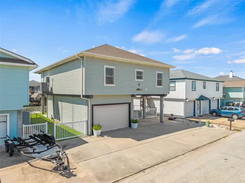 911 Bonita Street