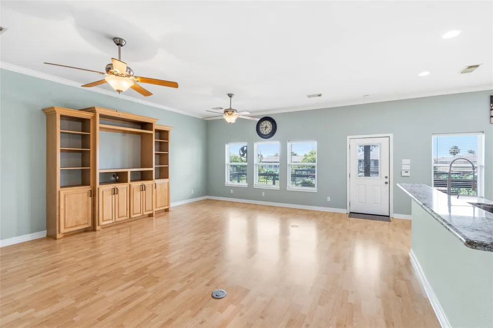 911 Bonita Street Bayou Vista, TX 77563