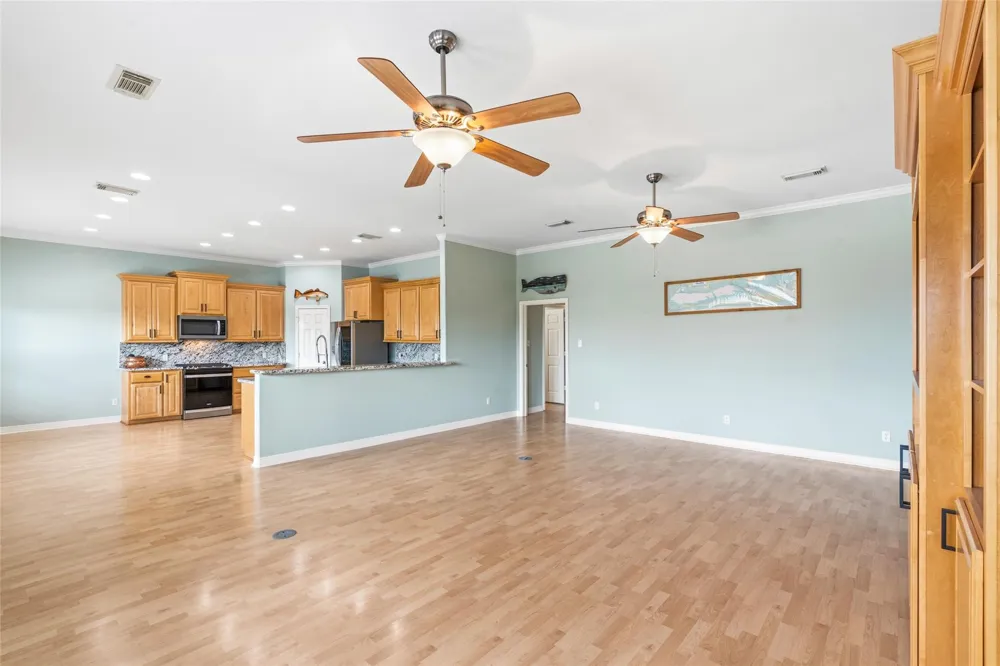 911 Bonita Street Bayou Vista, TX 77563
