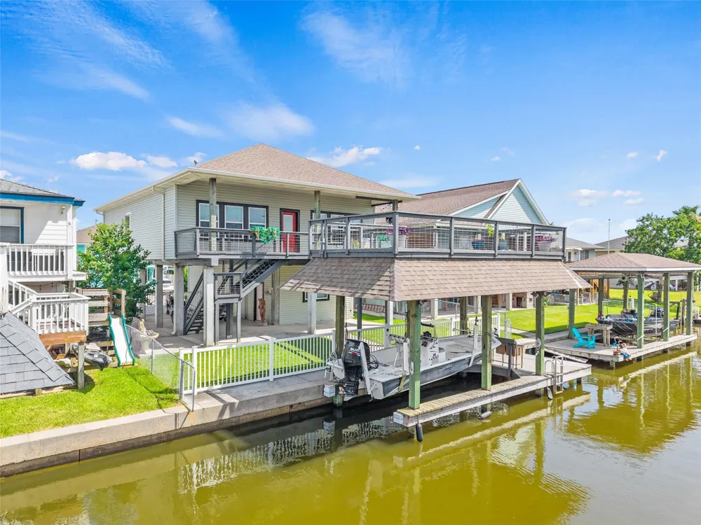 911 Bonita Street Bayou Vista, TX 77563