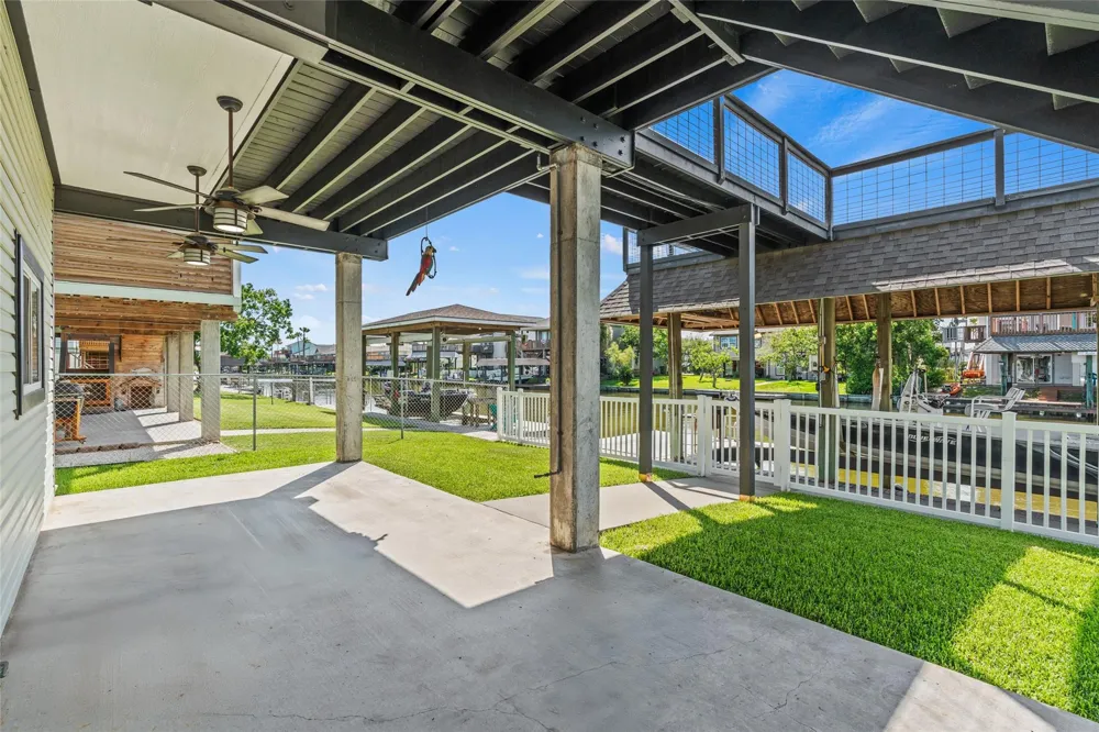 911 Bonita Street Bayou Vista, TX 77563