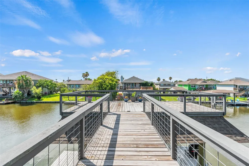 911 Bonita Street Bayou Vista, TX 77563