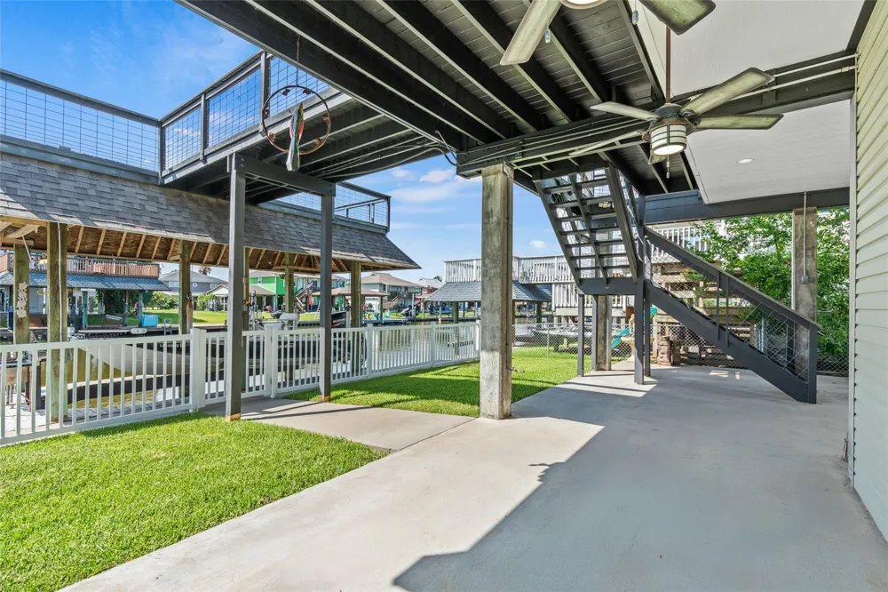911 Bonita Street Bayou Vista, TX 77563