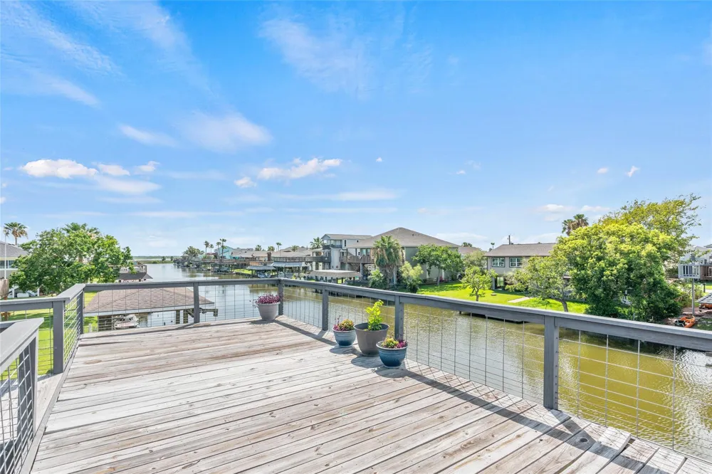 911 Bonita Street Bayou Vista, TX 77563