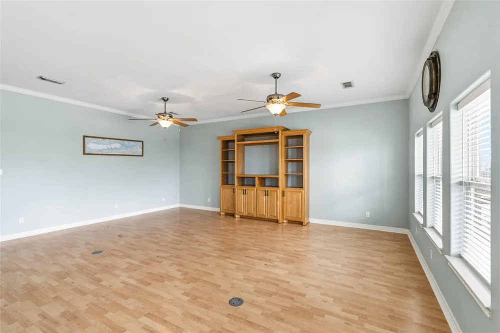 911 Bonita Street Bayou Vista, TX 77563