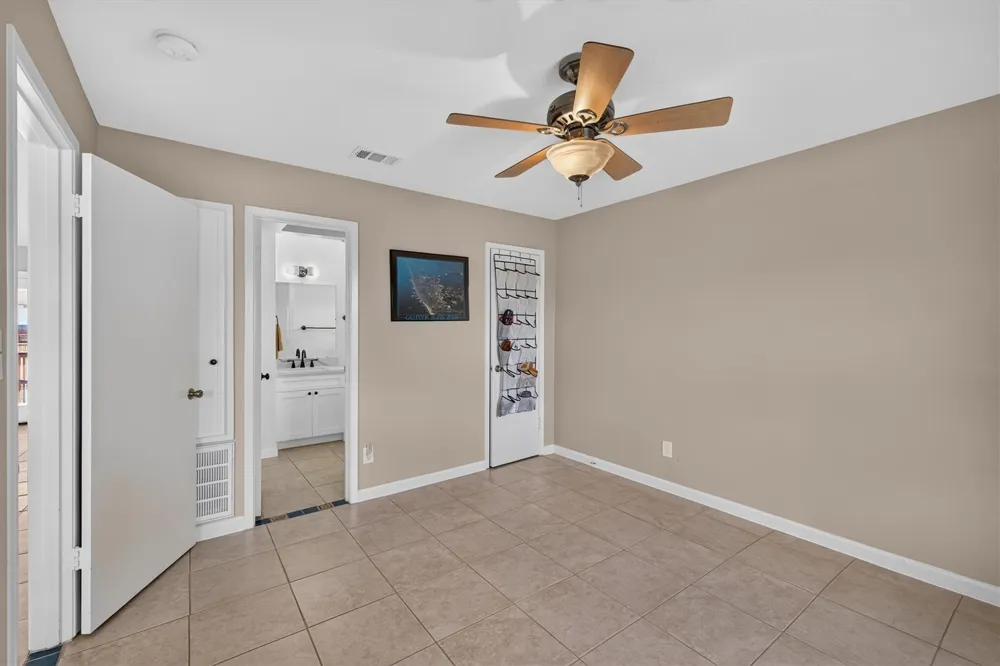 1751 Tiki Drive Tiki Island, TX 77554