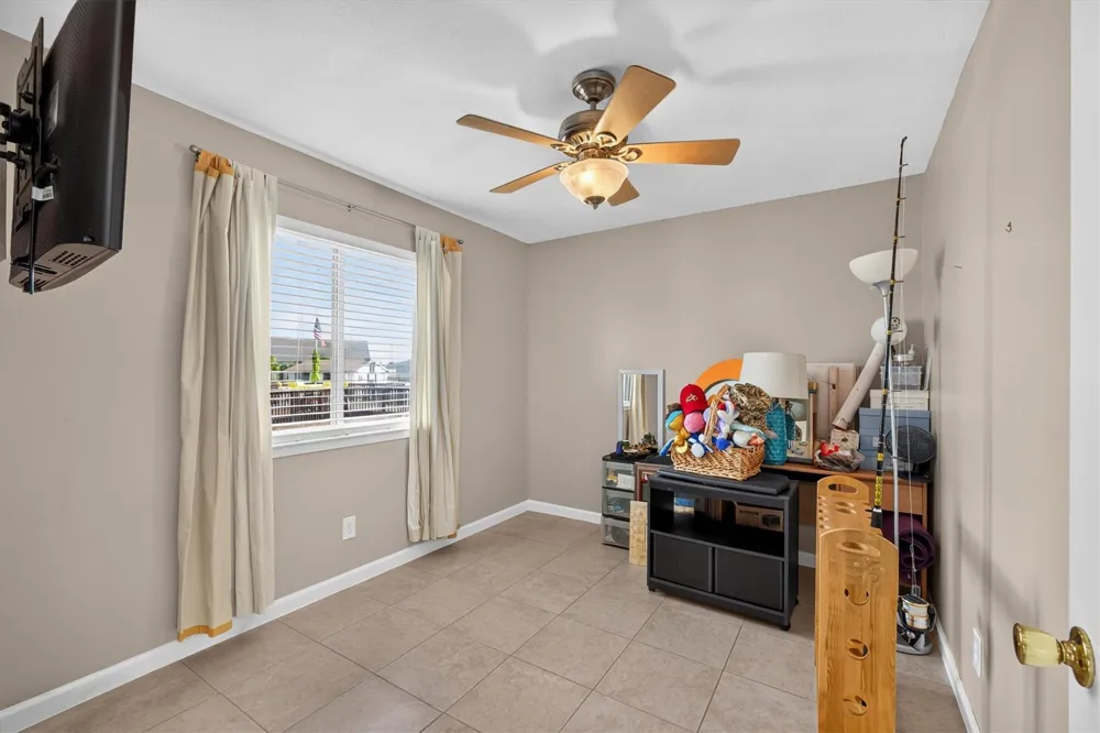 1751 Tiki Drive Tiki Island, TX 77554