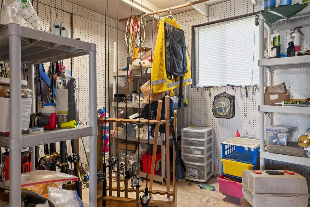 1751 Tiki Drive Tiki Island, TX 77554