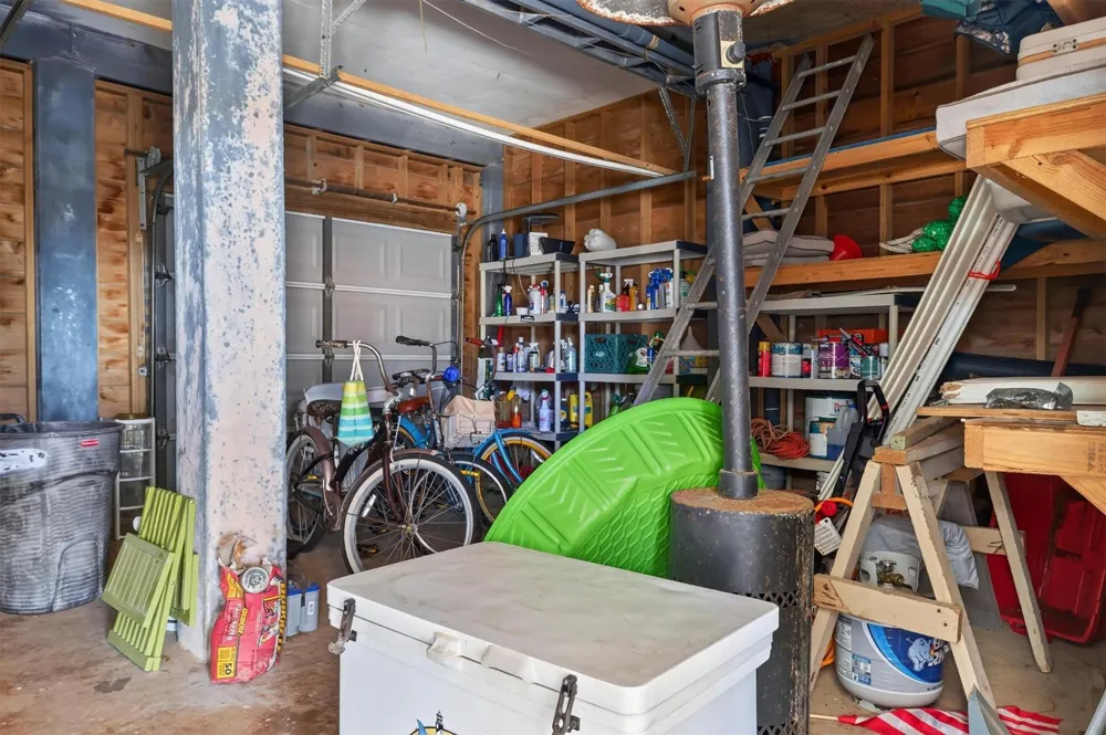 1751 Tiki Drive Tiki Island, TX 77554