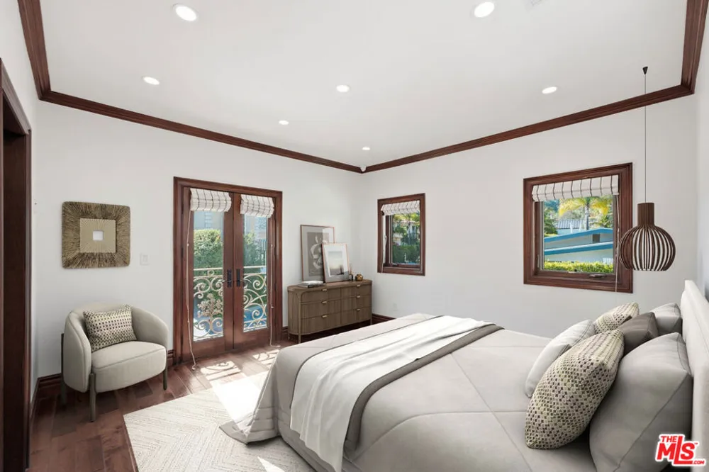 2108 San Ysidro Drive Beverly Hills, CA 90210