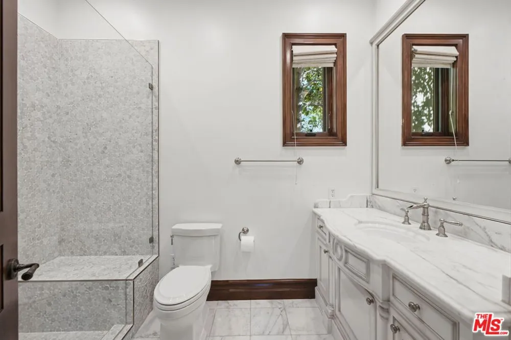 2108 San Ysidro Drive Beverly Hills, CA 90210