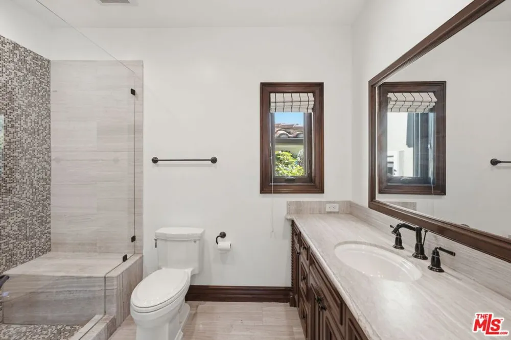 2108 San Ysidro Drive Beverly Hills, CA 90210