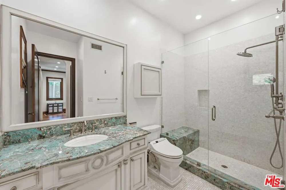 2108 San Ysidro Drive Beverly Hills, CA 90210