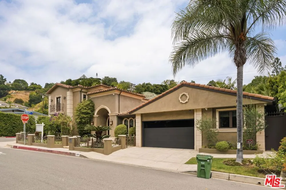 2108 San Ysidro Drive Beverly Hills, CA 90210