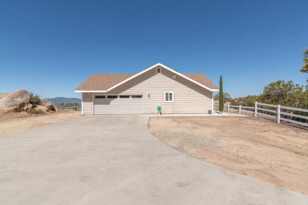 48859 Pinto Court Aguanga, CA 92536
