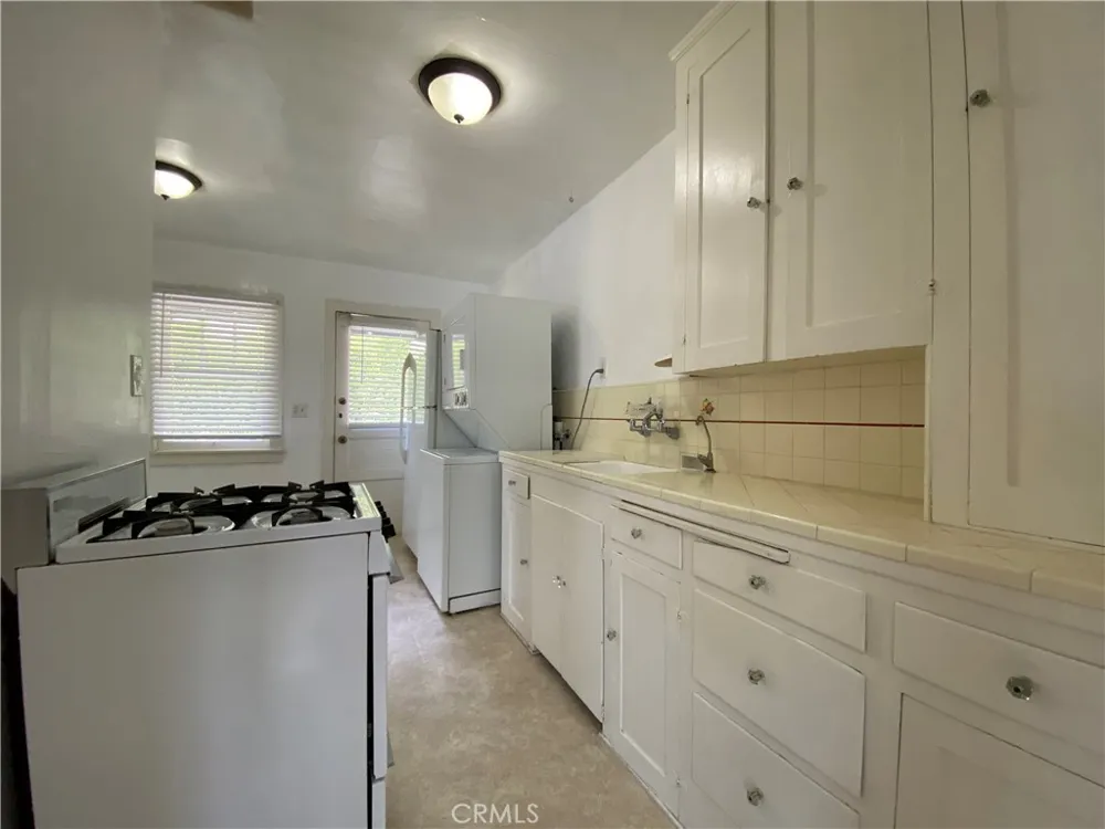 1714 Gillette Crescent #B South Pasadena, CA 91030