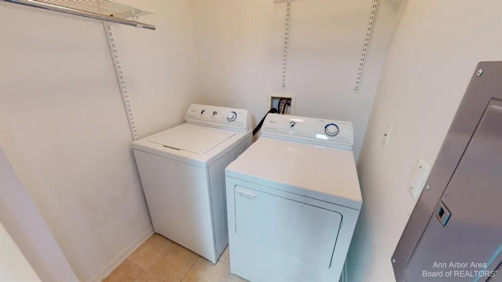 2785 S Knightsbridge Circle Ann Arbor, MI 48105